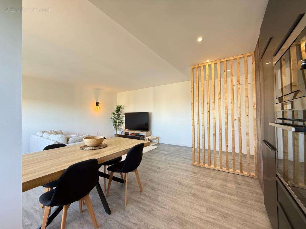 Superbe APPARTEMENT rénové à proximité immédiate des commerces - photo 8
