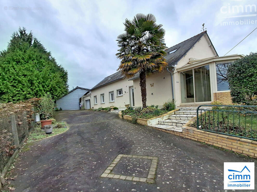 1 maison d'habitation  - Maison à NOYAL-CHATILLON-SUR-SEICHE