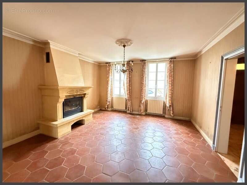 Maison à VILLEFRANCHE-DE-LONCHAT