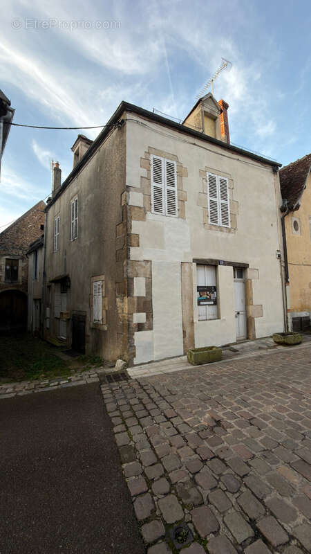 Maison à AVALLON