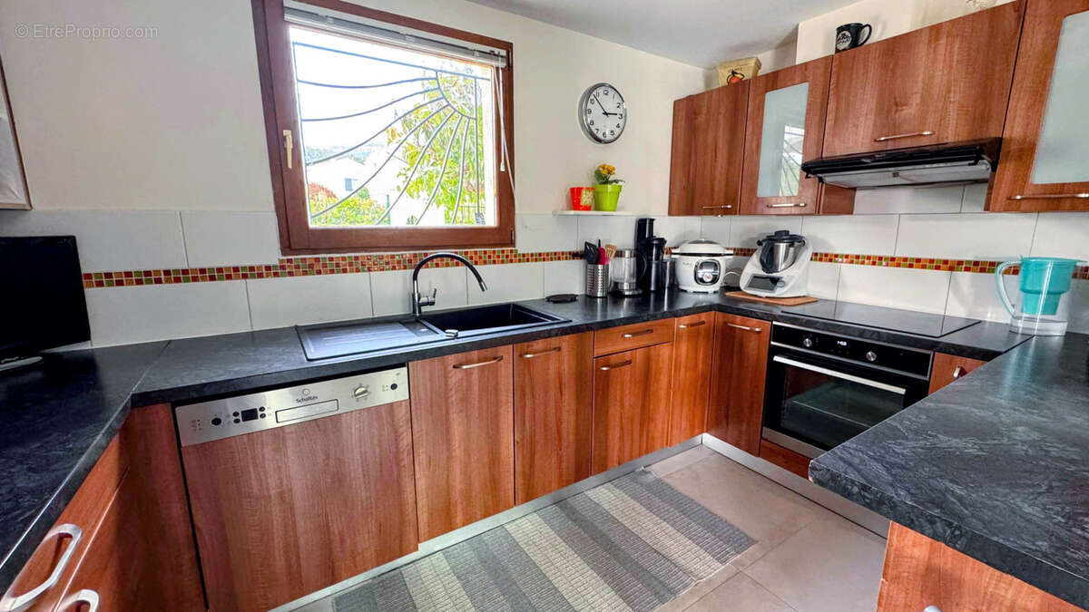 Maison à CHATEAUNEUF-LE-ROUGE