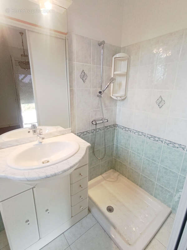 Maison à SAINTE-COLOMBE-EN-BRUILHOIS