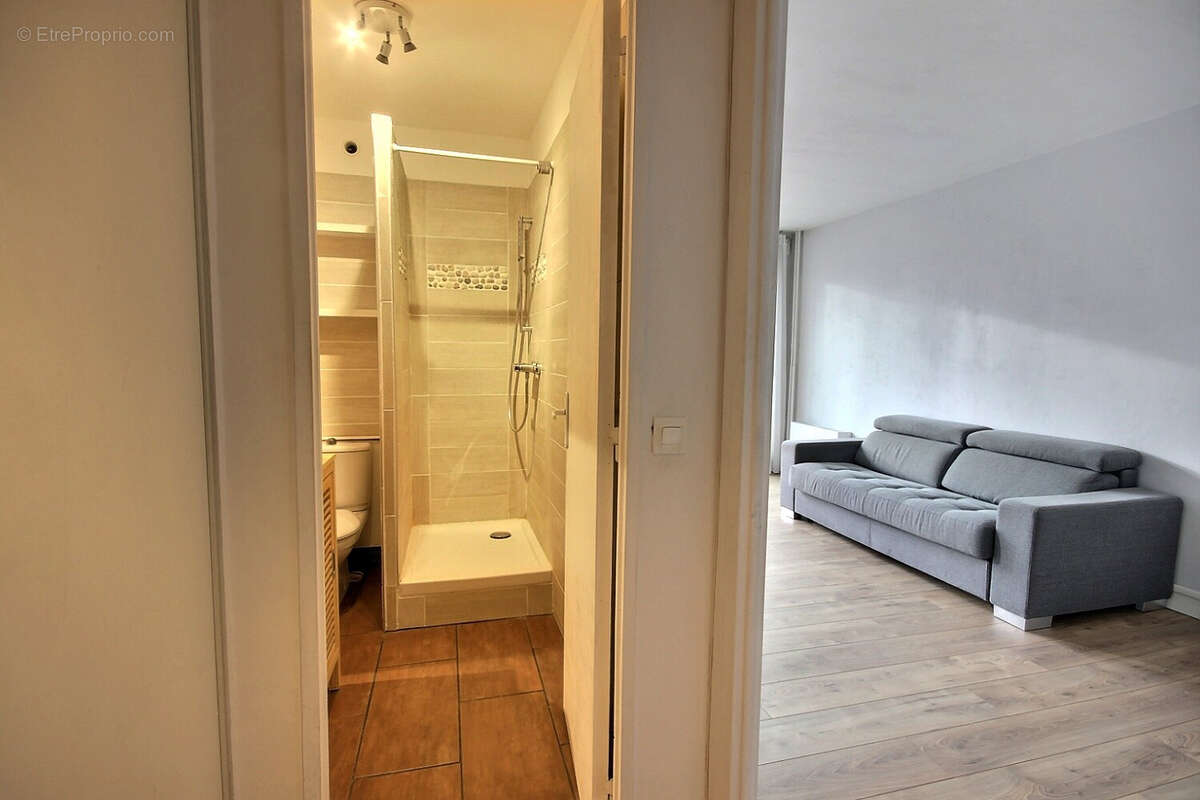 Appartement à COURBEVOIE