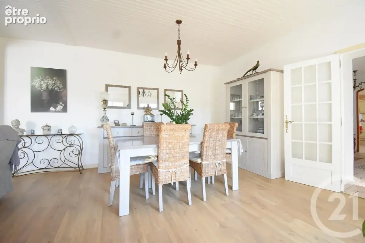 Maison 158 m² à Vendat  - photo 11