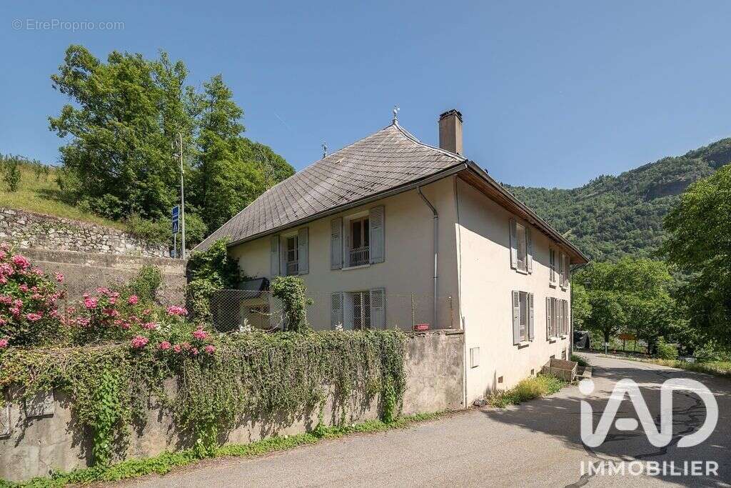 Maison 137 m² à La Garde  - photo 2