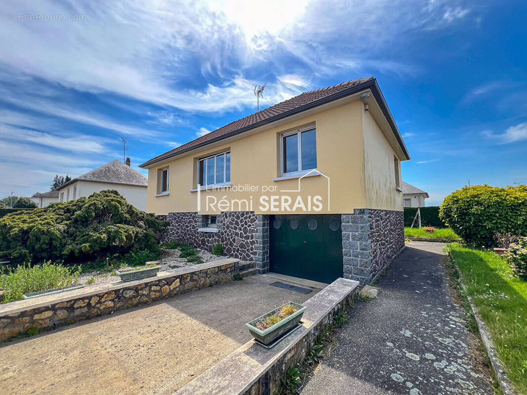 Maison à LA SELLE-LA-FORGE