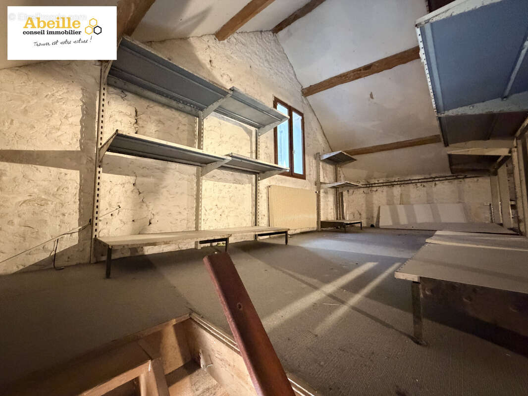 Ensemble immobilier de 169 m2, et 3 places de parking - photo 9