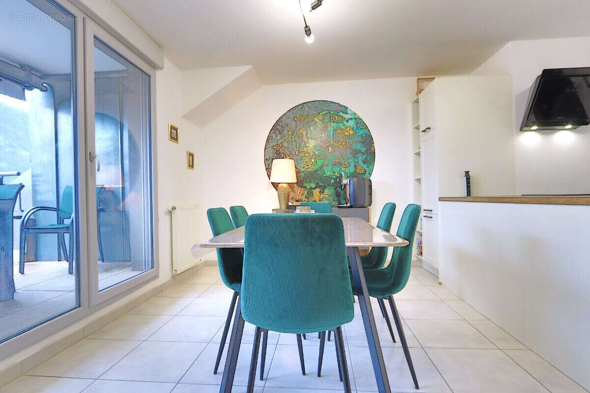 Salle à manger - Appartement à BONNEVILLE