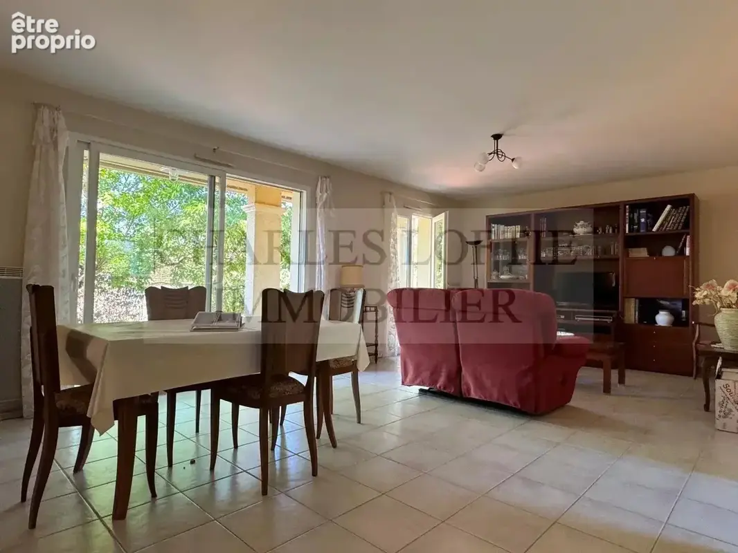 Jolie maison de plain-pied avec 3 chambres et garage sur un terrain de 1 057 m² à Cazals - photo 3