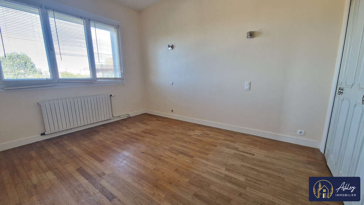 Maison 7 pièces MAURIAC - Maison à MAURIAC