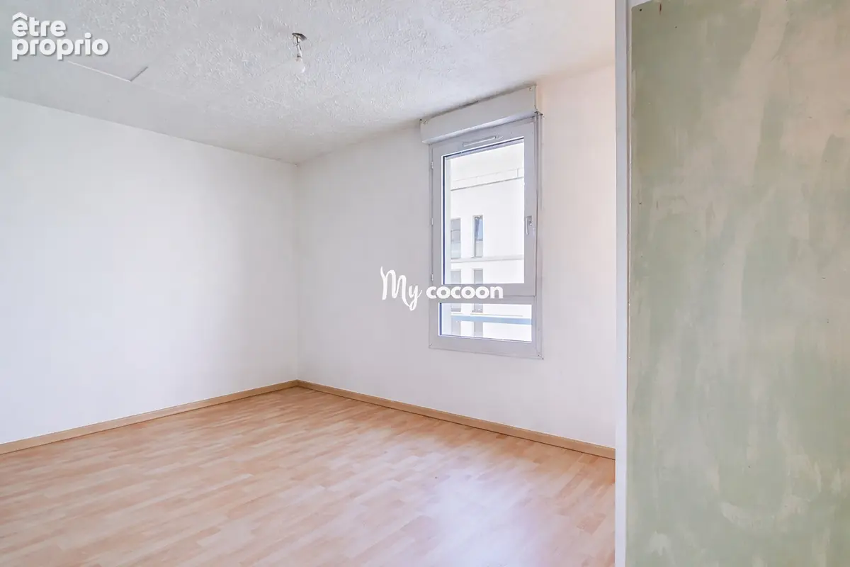Lyon 7 - T3 - 71 m² - Balcon Parking - photo 11