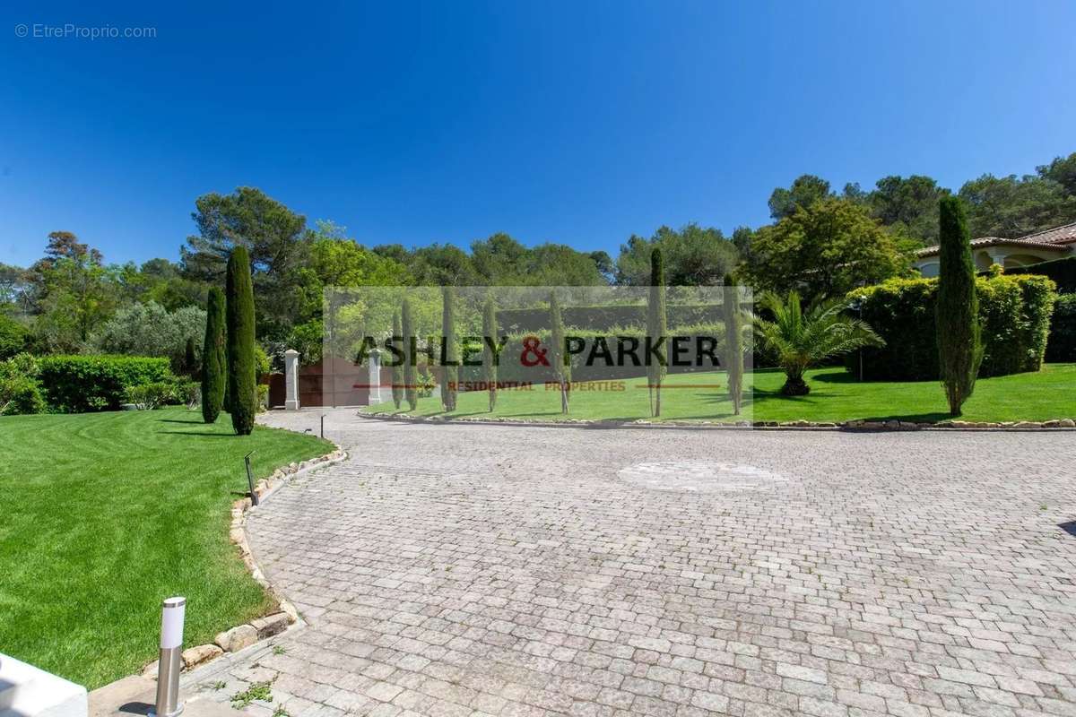 Maison à MOUANS-SARTOUX