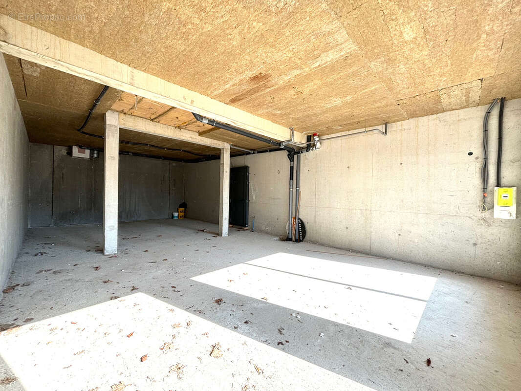 Commerce à FLEURIEUX-SUR-L&#039;ARBRESLE