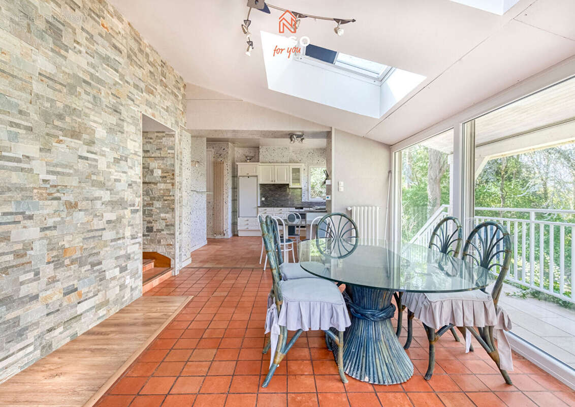 Maison à MONTREUIL-JUIGNE