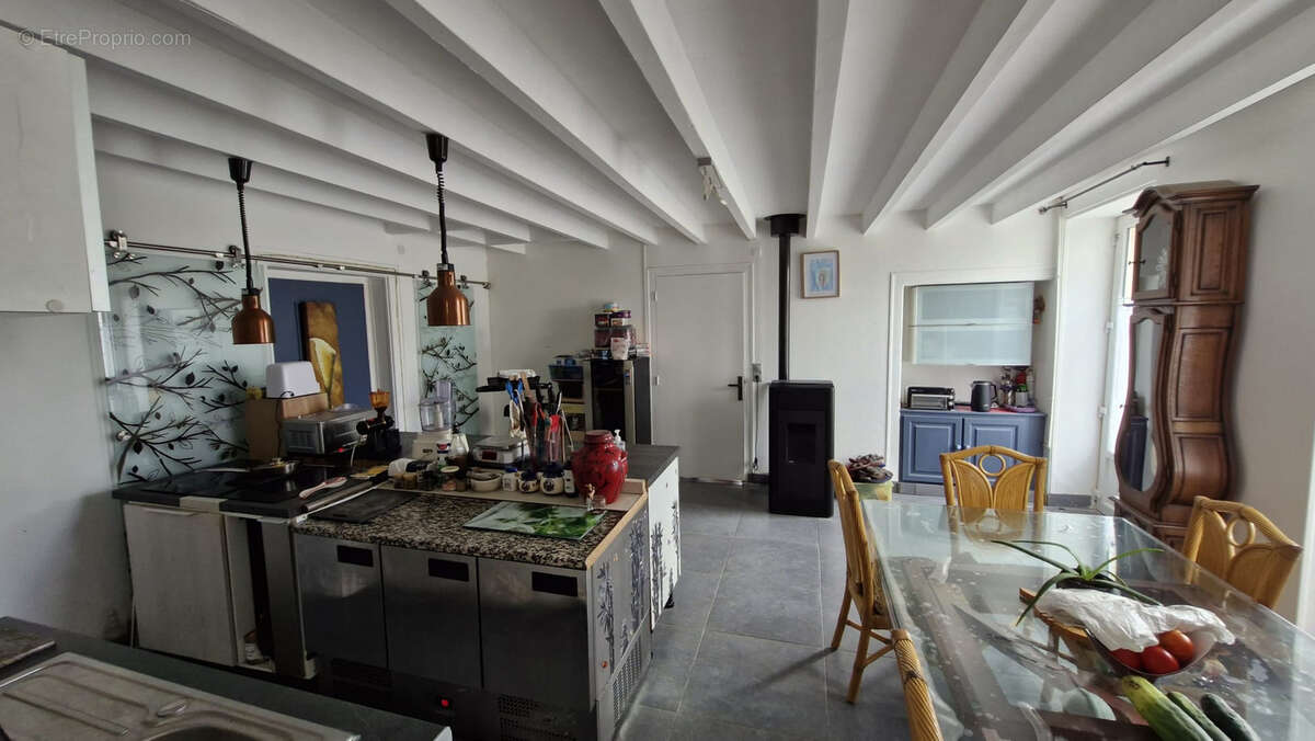 Maison à MORTAGNE-SUR-GIRONDE