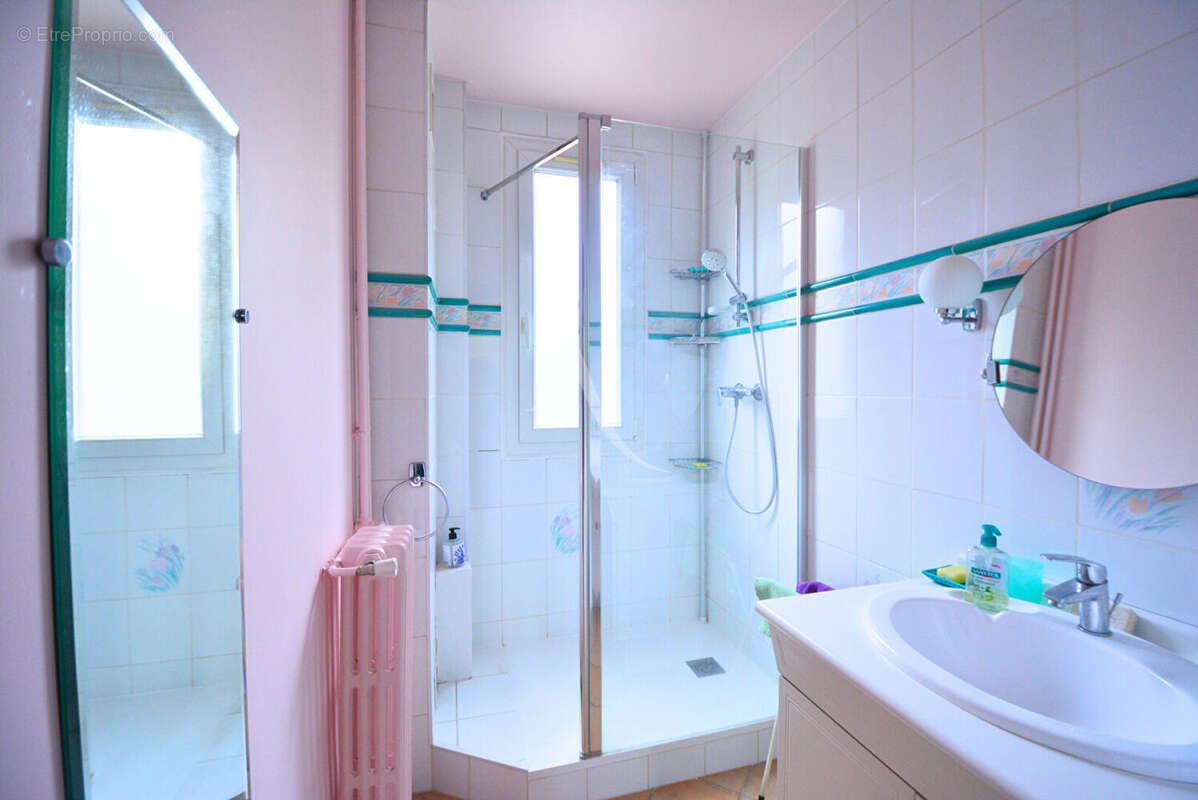 Appartement à LE KREMLIN-BICETRE