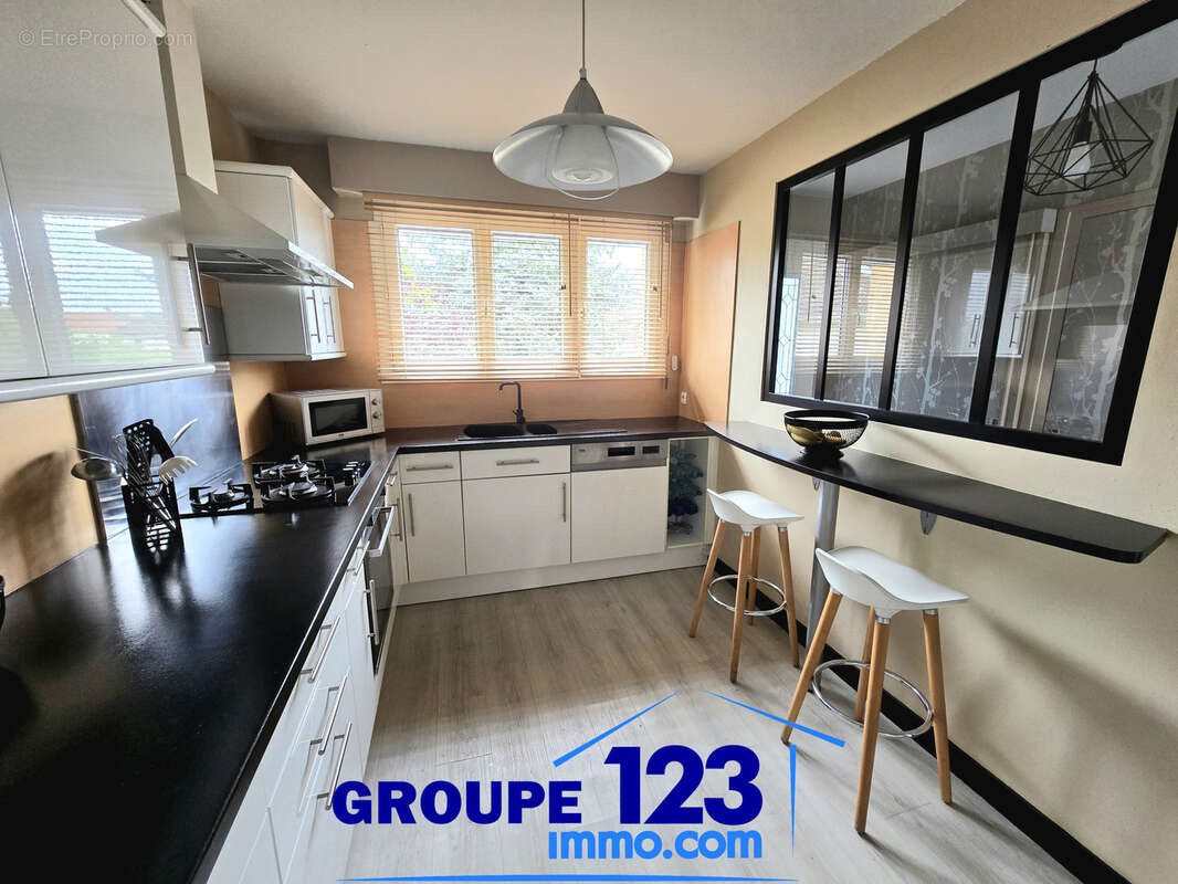 SAINT-GEORGES-SUR-BAULCHE  - Maison familiale 4 chambres, avec terrasse, sous-sol complet et double garage - photo 6