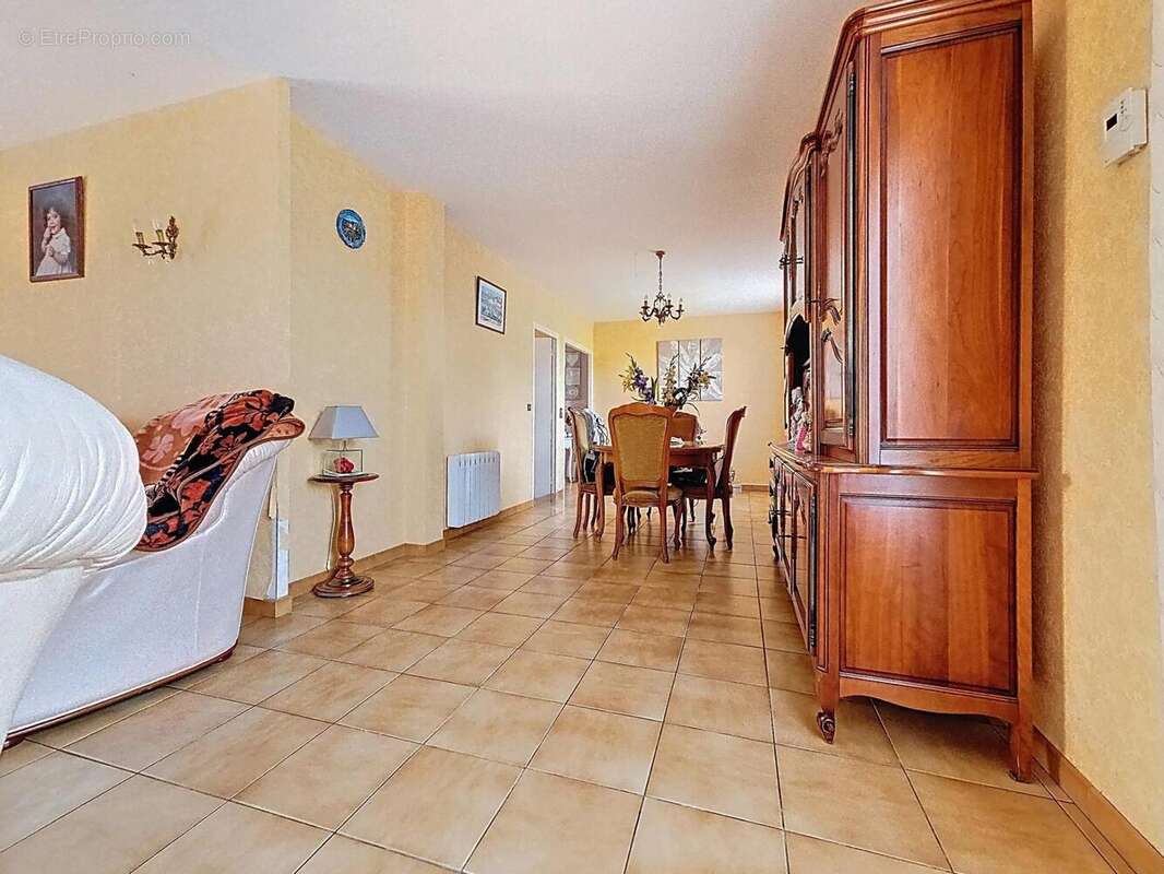 Photo 4 - Maison à VILLENEUVE-LA-COMPTAL