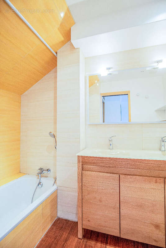 Agence immobiliere laforet - exclusivite - "cyprès" - poisy - appartement rez-de-jardin t3 de 63,66m² - cave - place privative c - photo 9