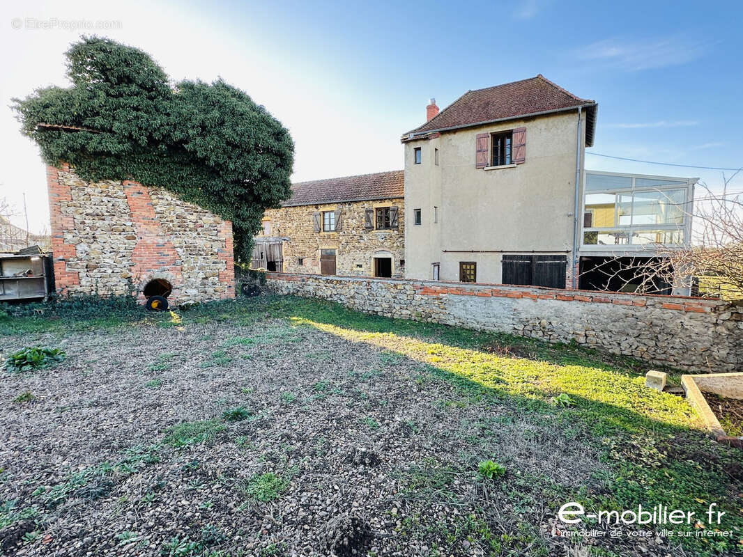 Maison à SAINTE-FOY