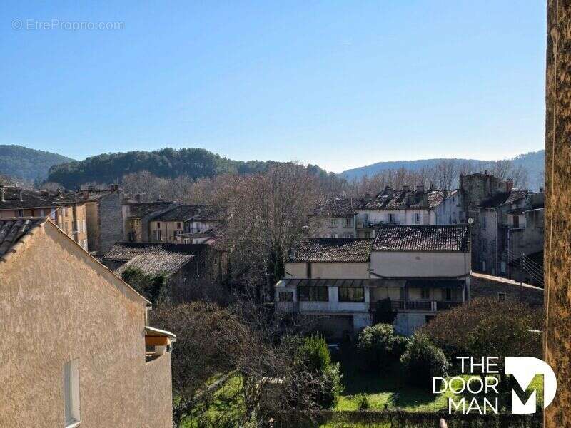 Appartement à SALERNES