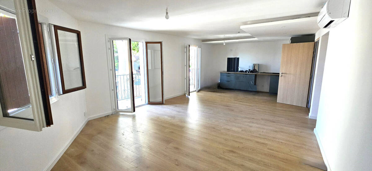Appartement à MAUGUIO