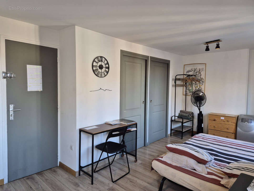 6e   Cour Julien   Studio de 22.23 m2 situé au 4e étage - photo 9