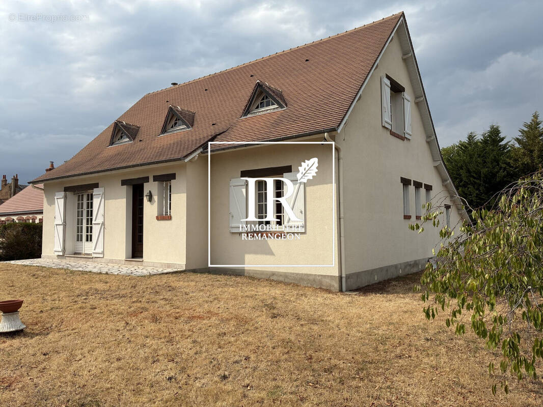 Maison à LAMOTTE-BEUVRON
