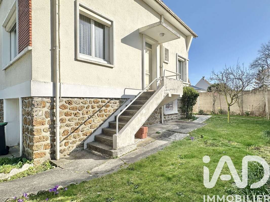 Photo 2 - Maison à SAINTE-GENEVIEVE-DES-BOIS