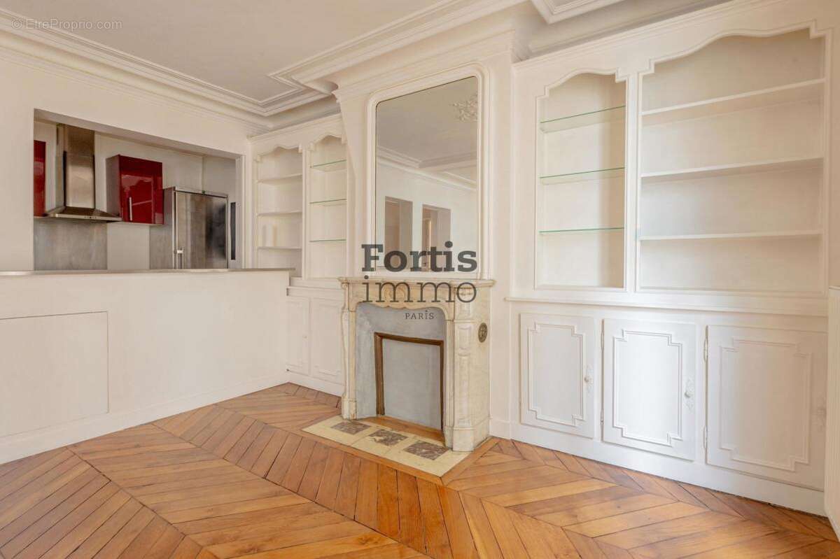Appartement à PARIS-8E