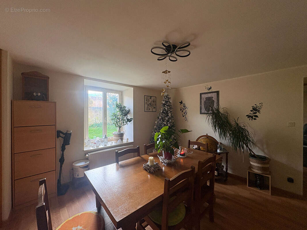 Maison à PONT-DE-ROIDE