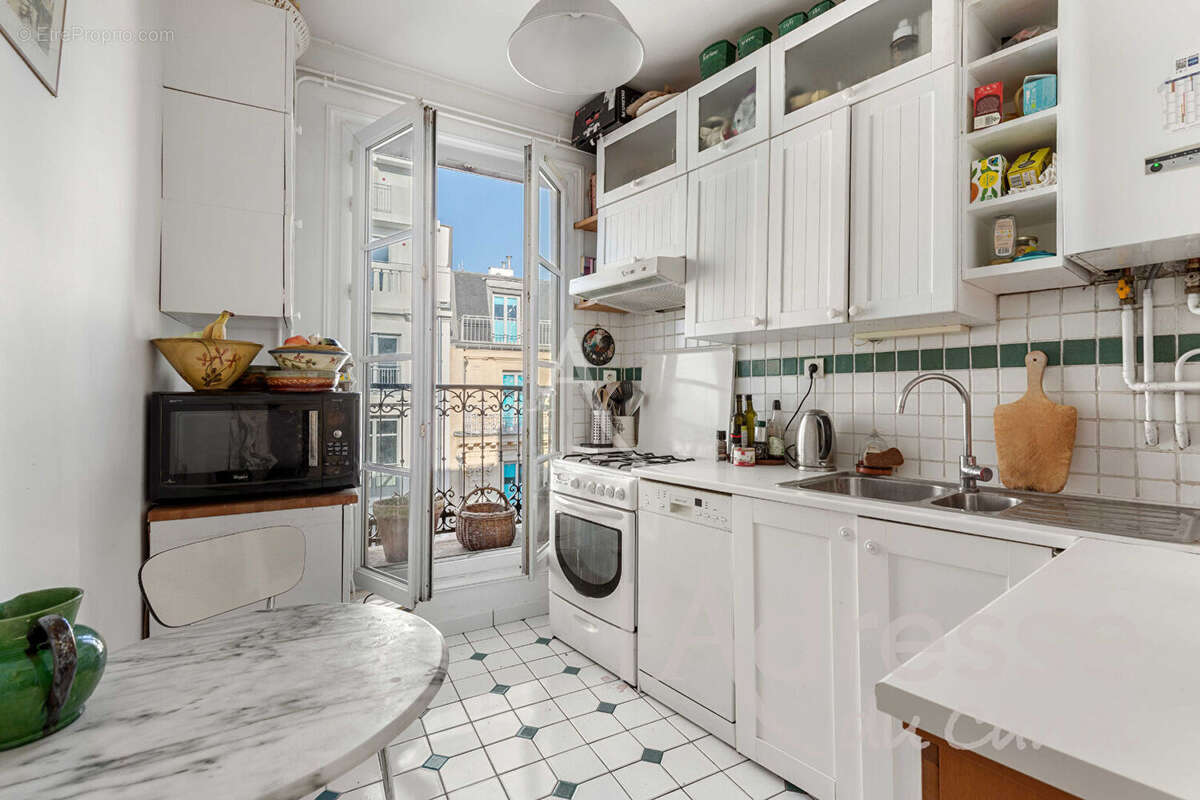 Appartement à PARIS-10E