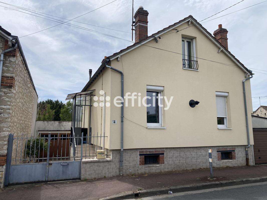 Maison à CHALETTE-SUR-LOING