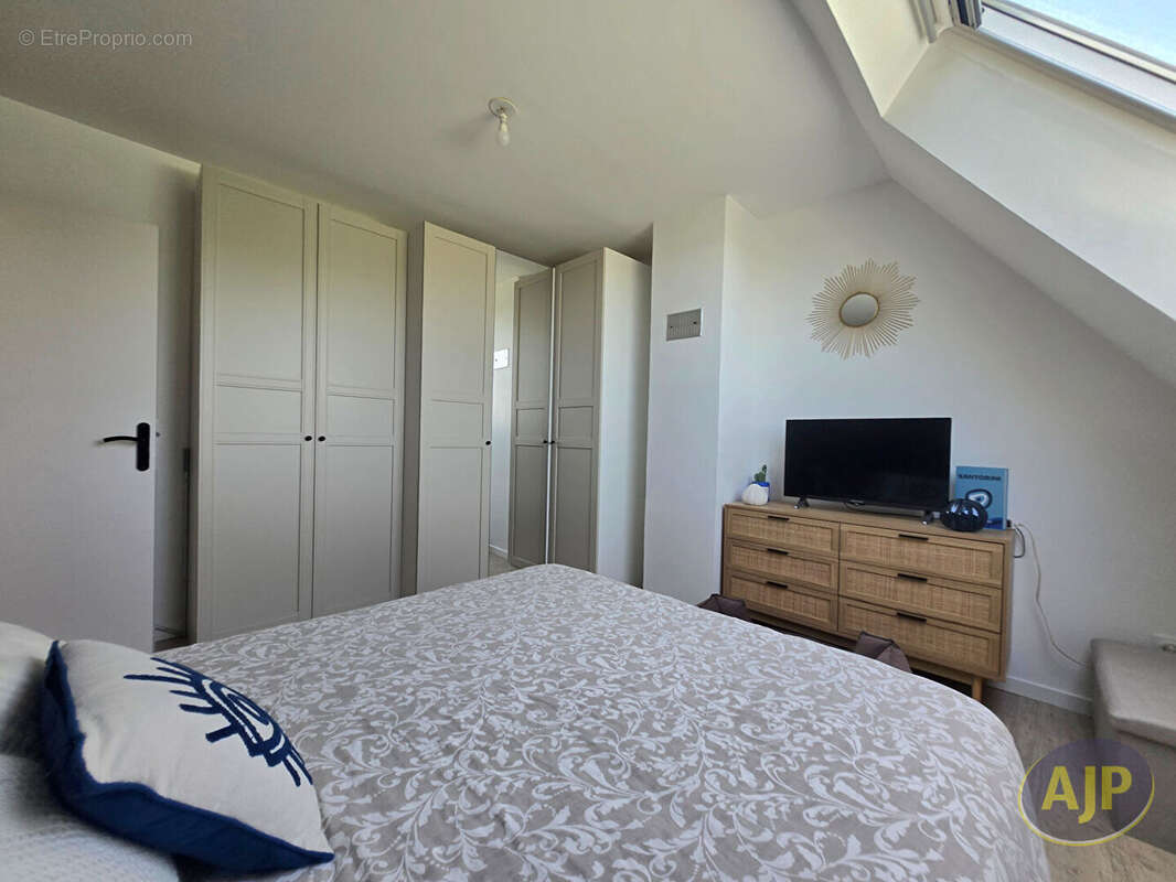 SAINT-JEAN-BREVELAY : Maison T5 dans le bourg, entièrement rénovée  - 20 min de Vannes ? DPE C ? Uniquement chez AJP ! - photo 9