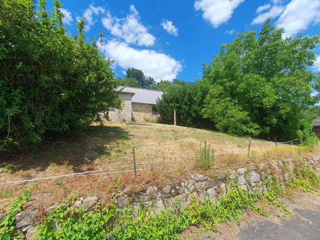 Propriété de caractére,  autrefois hôtel-restaurant bien située, proche village de gimel-les-cascades - photo 22