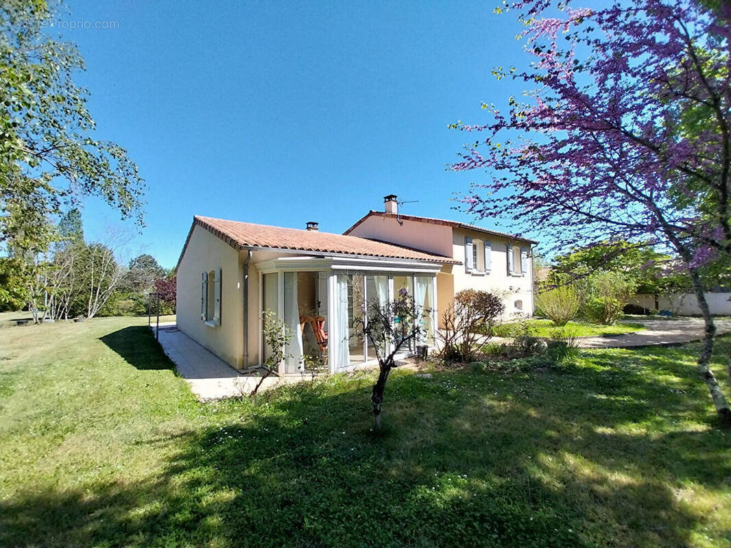 Maison à NOUAILLE-MAUPERTUIS