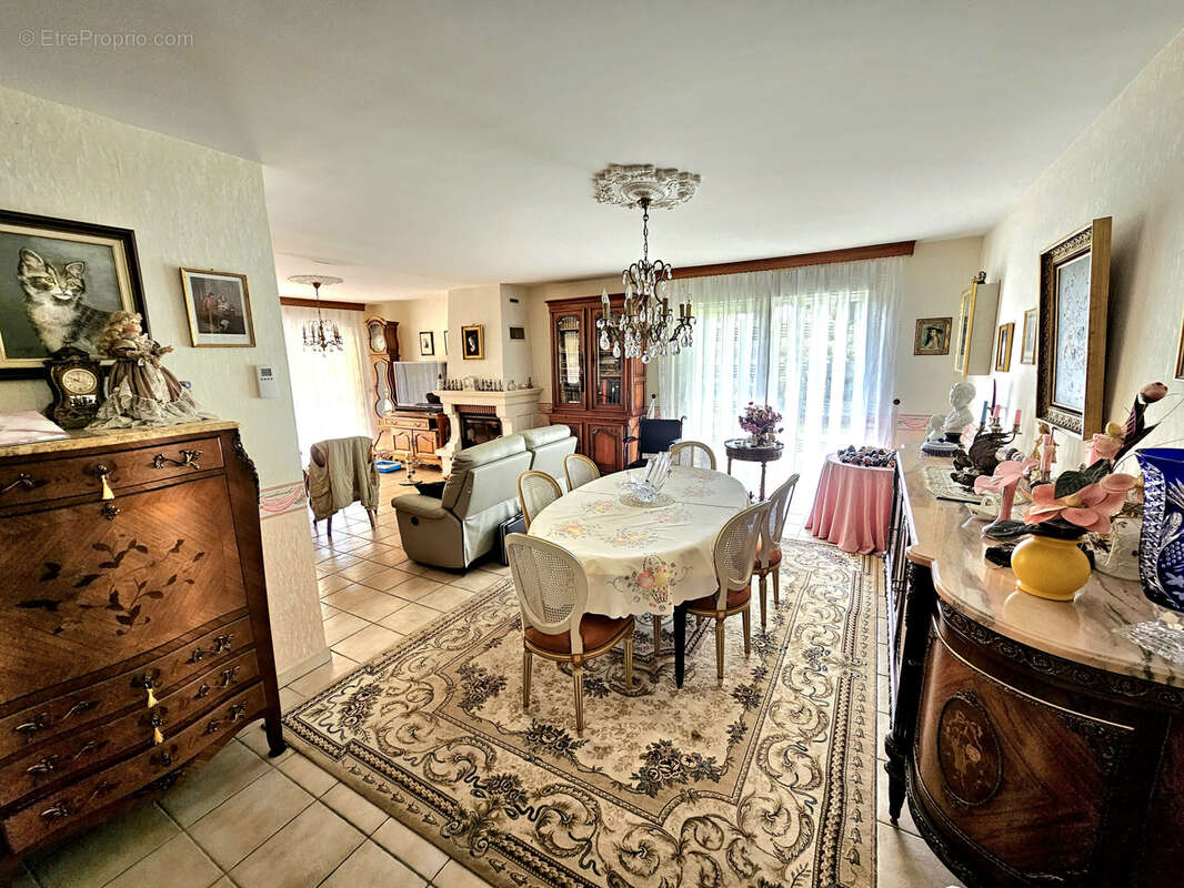 Maison à CHAMPAGNEY