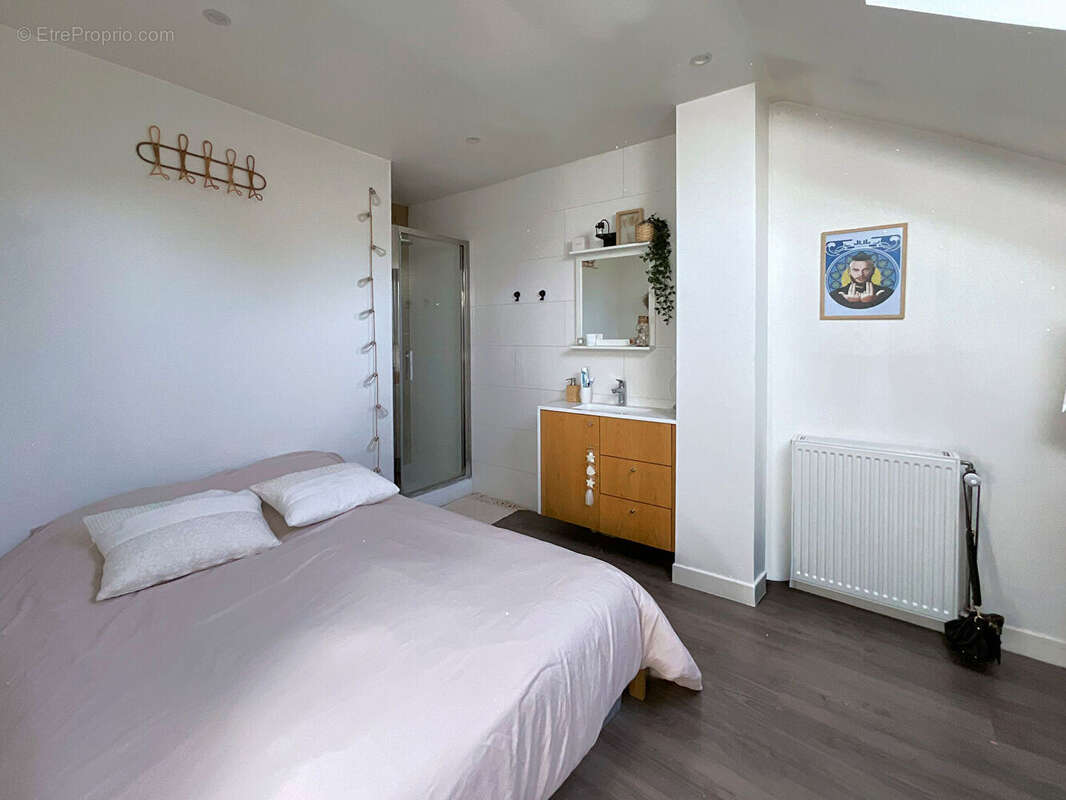 Maison à VOISINS-LE-BRETONNEUX