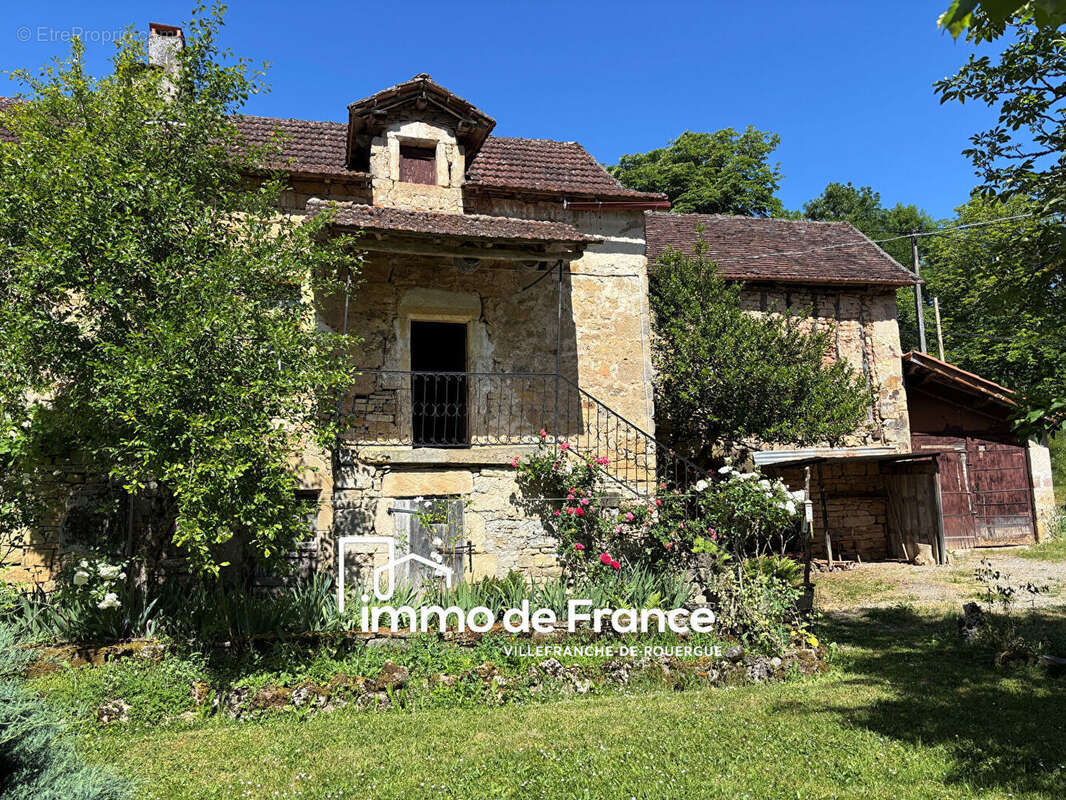 Ensemble immobilier - Maison d'habitation et dépendance à rénover - La Rouquette - photo 9