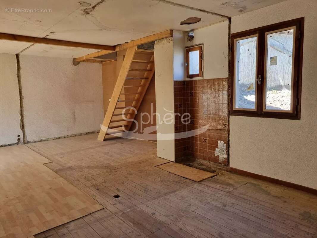 Maison à LA DIGNE-D'AVAL