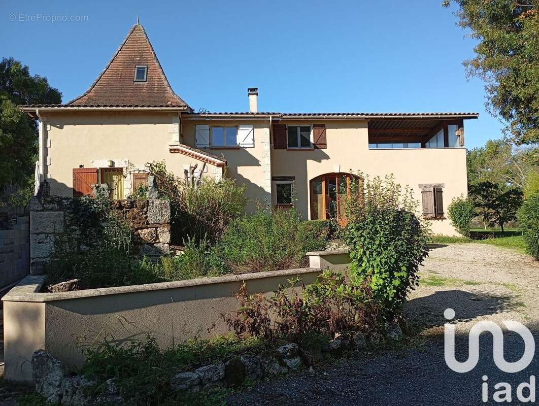 Maison 132 m² à Sainte-Colombe-De-Villeneuve  - photo 2