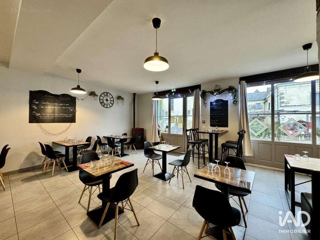 Photo 3 - Commerce à SAINT-EPAIN