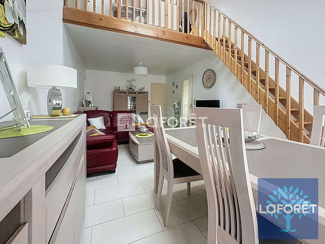 Maison à VIGNEUX-SUR-SEINE