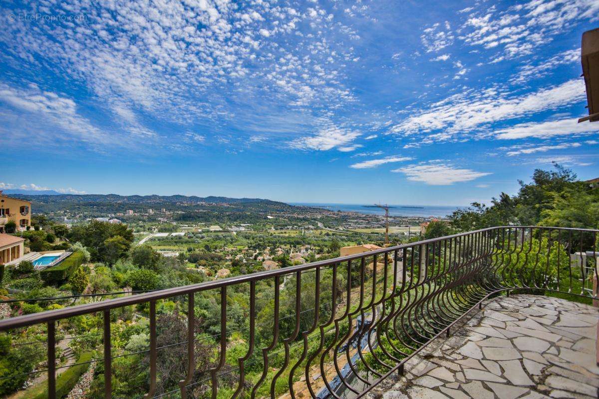 Maison à MANDELIEU-LA-NAPOULE