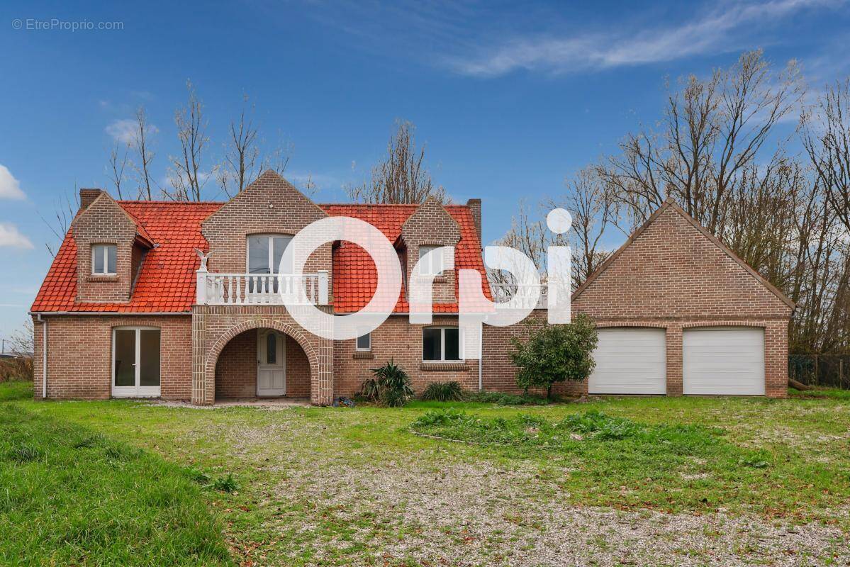 Maison à BUYSSCHEURE