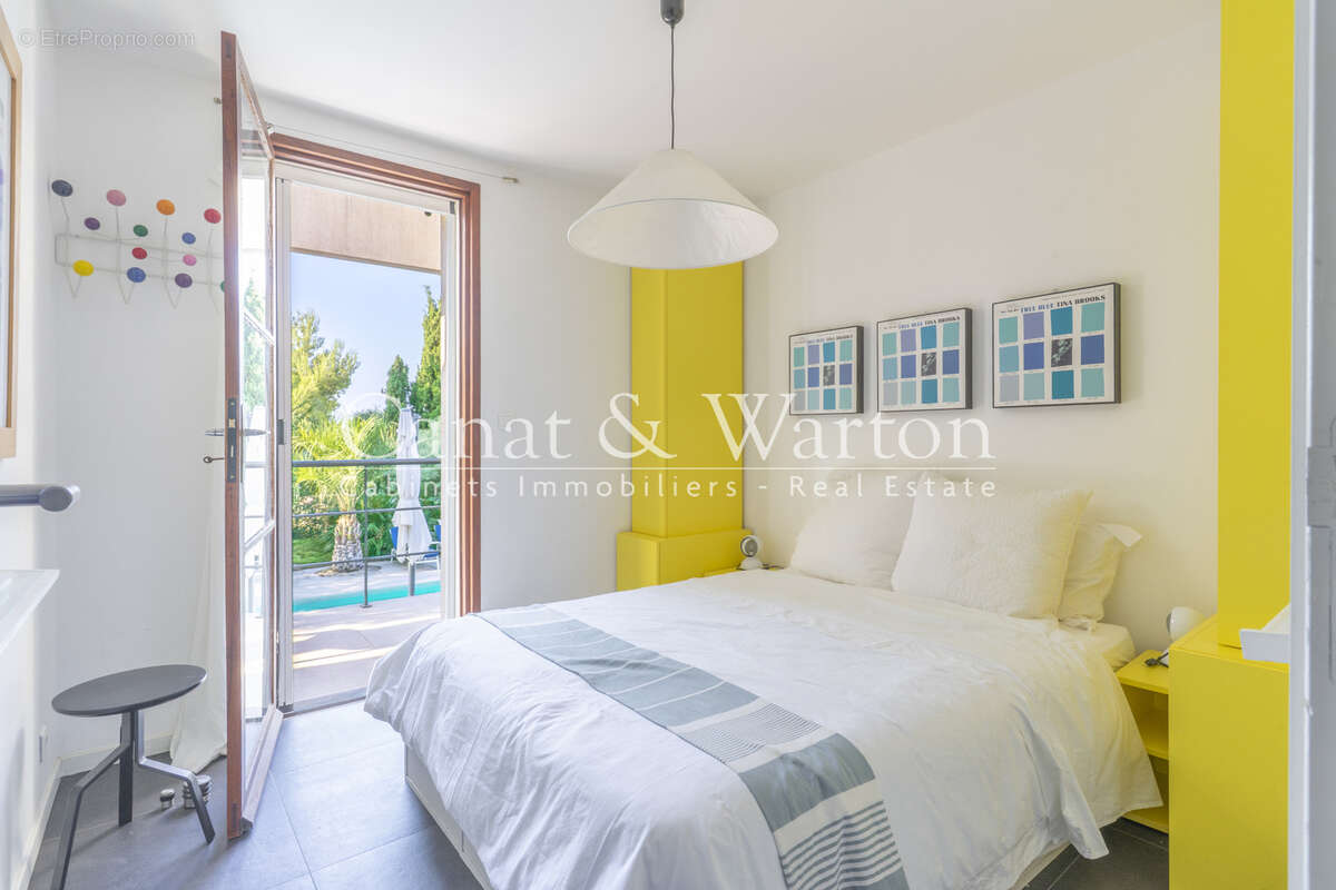 Village à pieds & proche plage du rayol: villa avec piscine et vue mer panoramique - photo 10