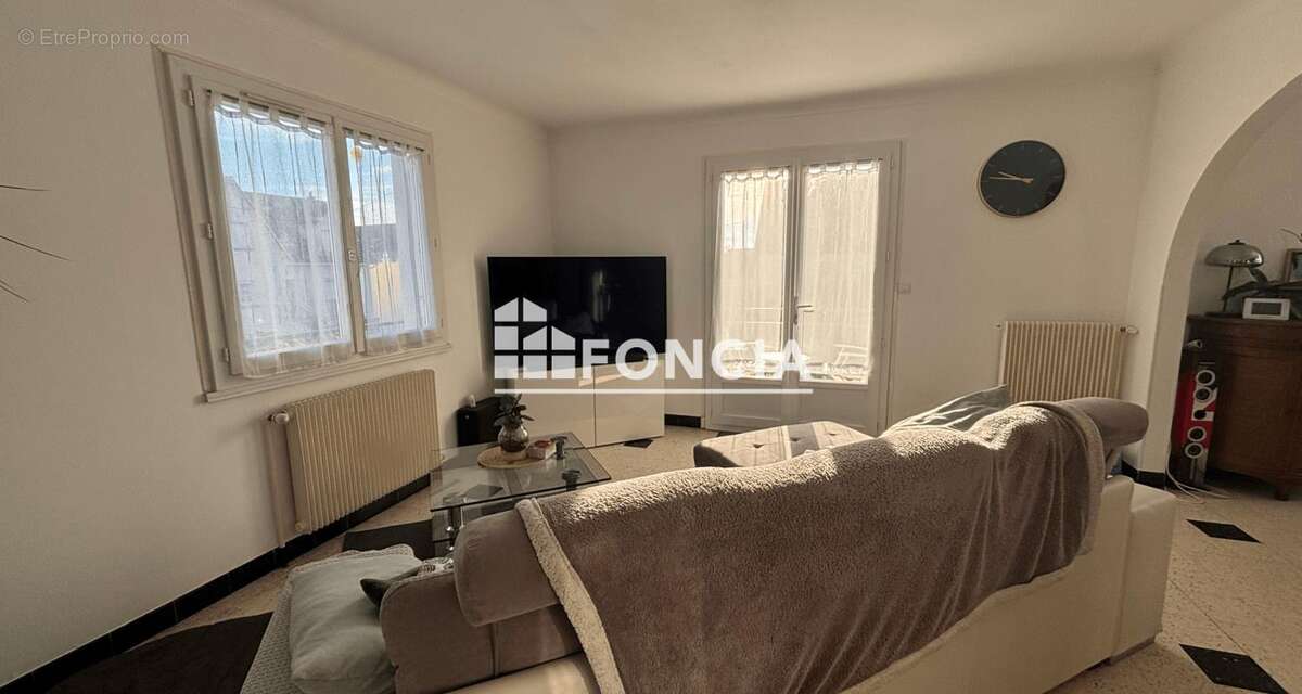 Maison à LA CHAUSSEE-SAINT-VICTOR