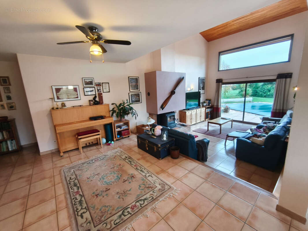 MAISON T5 / 6 avec sous sol total et piscine - photo 6