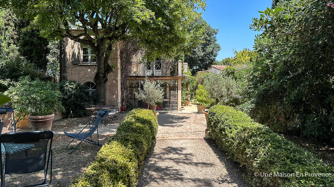Maison à VILLENEUVE-LES-AVIGNON