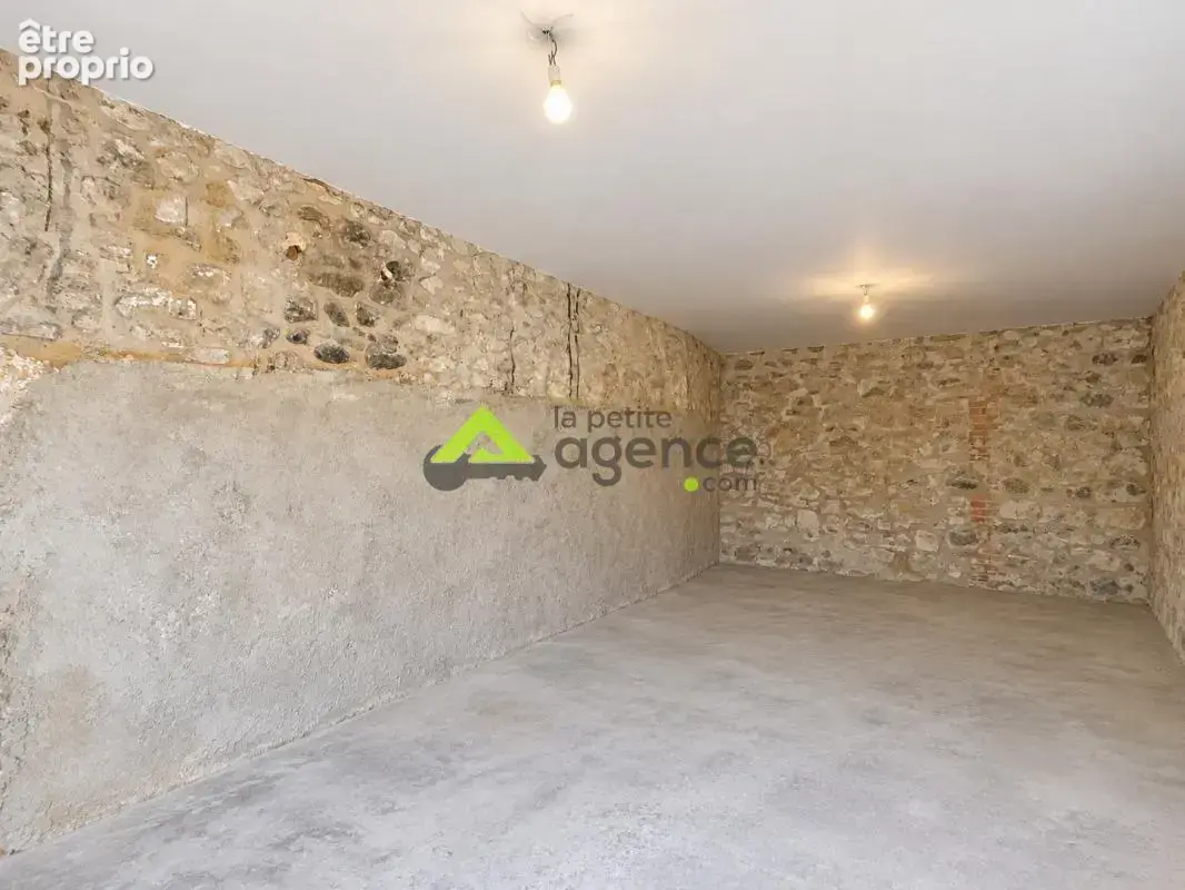 Maison de bourg de 80 m2 - jardin- bois et puits - photo 9